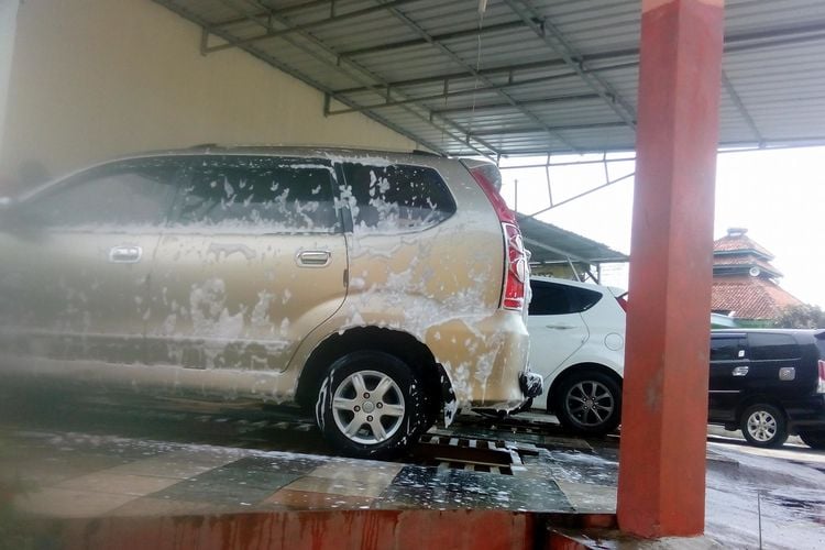 Mobil Kinclong di Cilacap: Rahasia New Trendy Car Wash yang Bikin Pelanggan Kembali
